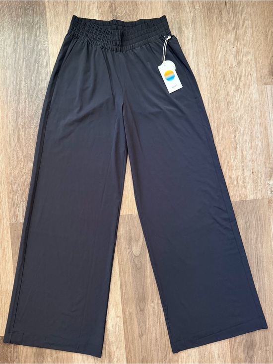 Vuori Pants - Vuori Villa Wide Leg-LONG- Black Women’s Sz Medium VW4047-L NWT